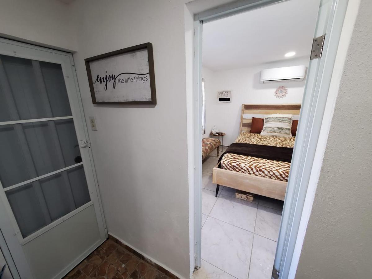 Aguadilla Breeze Apt In Gated Complex 8 Minute Walk To Crashboat Beach Esterno foto